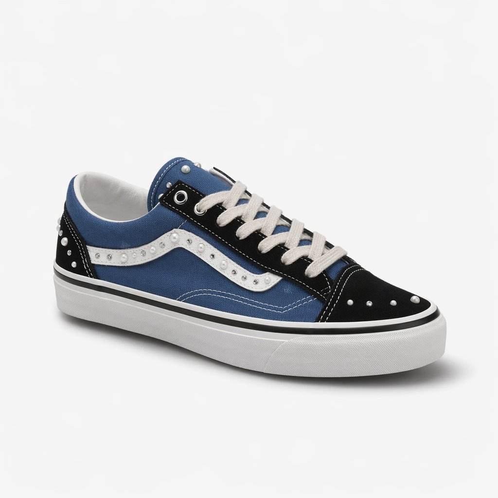 Classic Low-Top Canvas Skate Sneaker · Black/Navy