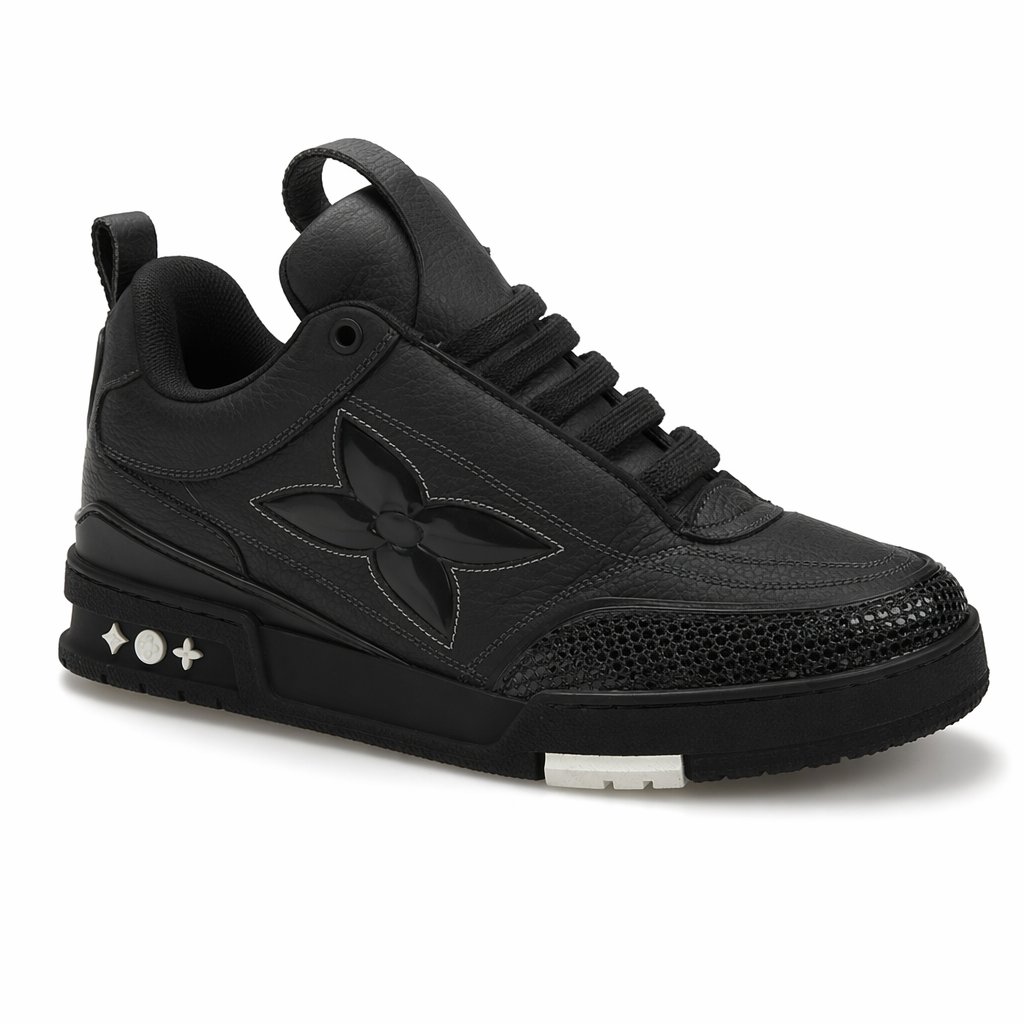 Chunky Low-Top Skate Sneaker · Black/White