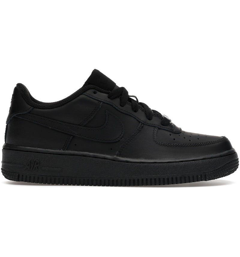 Classic Low-Top Leather Sneaker · Black (GS)